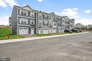 768 RISING SUN LN, Chambersburg, PA 17201