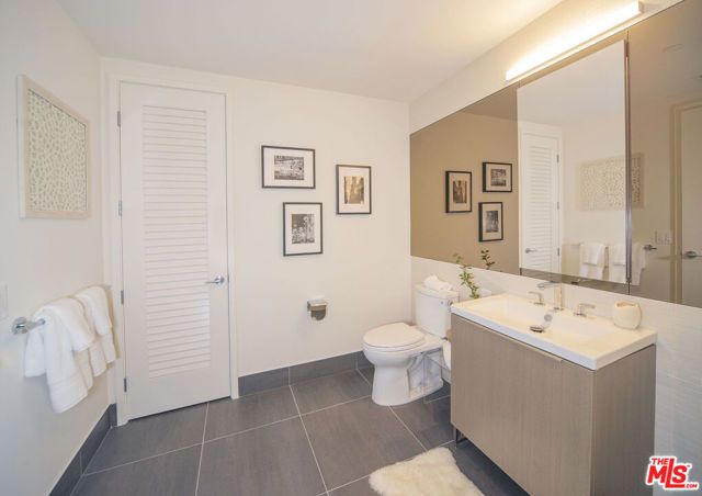 889 Francisco Street 1008, Los Angeles, CA 90017