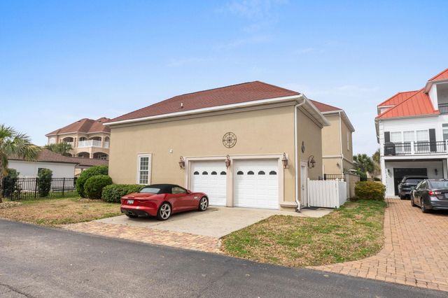 837 Bluffview Dr., Myrtle Beach, SC 29579