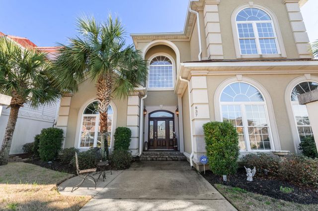 837 Bluffview Dr., Myrtle Beach, SC 29579