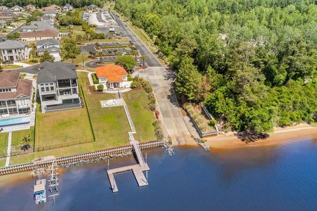 837 Bluffview Dr., Myrtle Beach, SC 29579