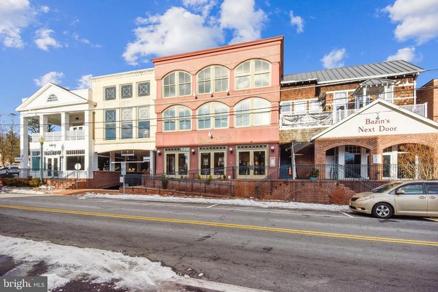 3249 JERMANTOWN RD, Fairfax, VA 22030