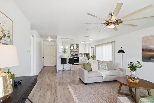 13011 Avenida Grande, San Diego, CA 92129