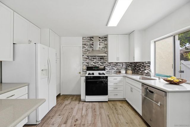 13011 Avenida Grande, San Diego, CA 92129