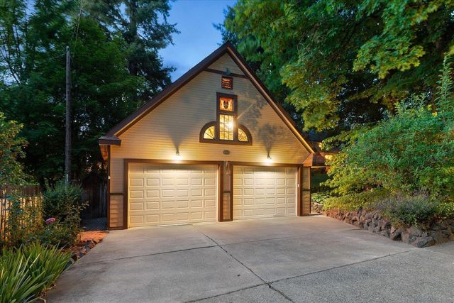 215 E 9th Ave, Spokane, WA 99202