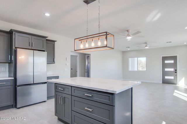 2130 S Hohokam Drive, Tucson, AZ 85735