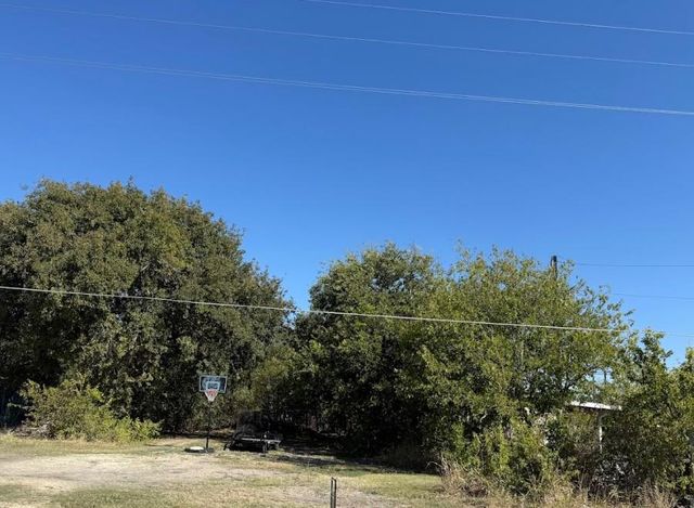 800 Arnold DR, Bartlett, TX 76511