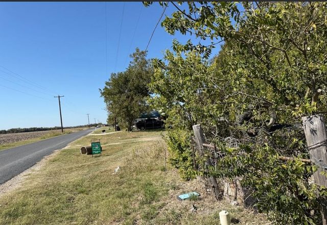 800 Arnold DR, Bartlett, TX 76511