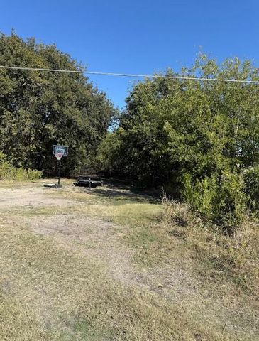 800 Arnold DR, Bartlett, TX 76511