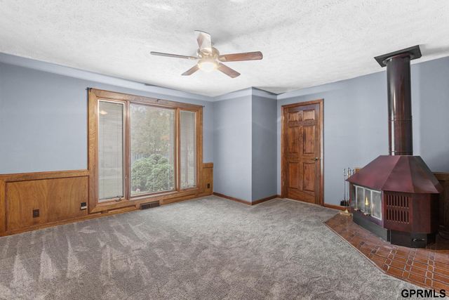 2006 Pleasantview Lane, Bellevue, NE 68005