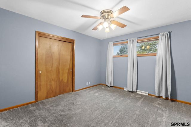 2006 Pleasantview Lane, Bellevue, NE 68005