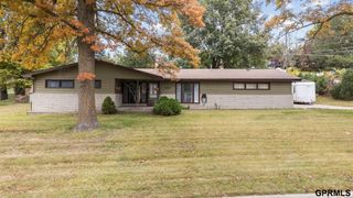 2006 Pleasantview Lane, Bellevue, NE 68005