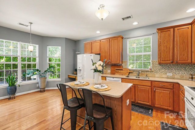 5604 Edgeweir Court, Charlotte, NC 28269