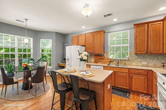 5604 Edgeweir Court, Charlotte, NC 28269