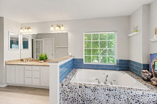 5604 Edgeweir Court, Charlotte, NC 28269