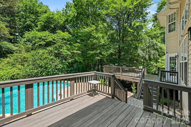 5604 Edgeweir Court, Charlotte, NC 28269