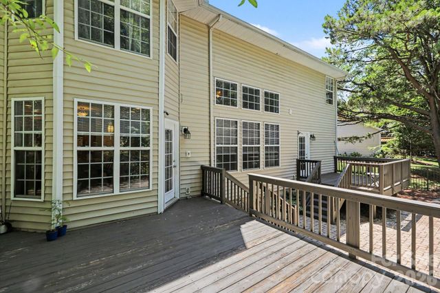 5604 Edgeweir Court, Charlotte, NC 28269