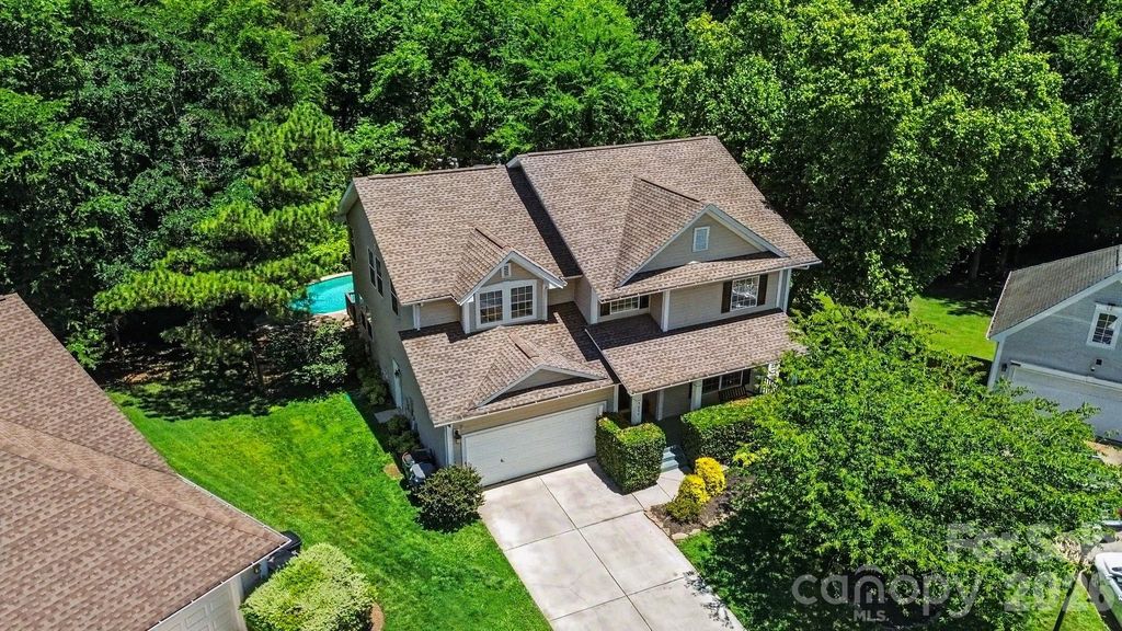 5604 Edgeweir Court, Charlotte, NC 28269