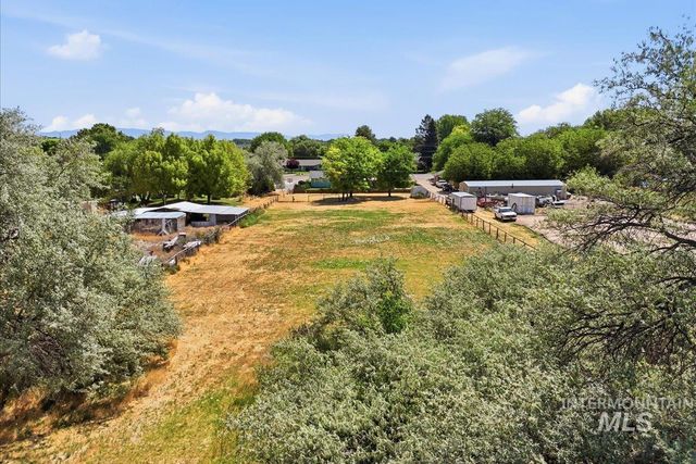 1311 N Middleton Rd, Nampa, ID 83651
