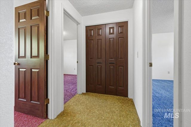 1311 N Middleton Rd, Nampa, ID 83651