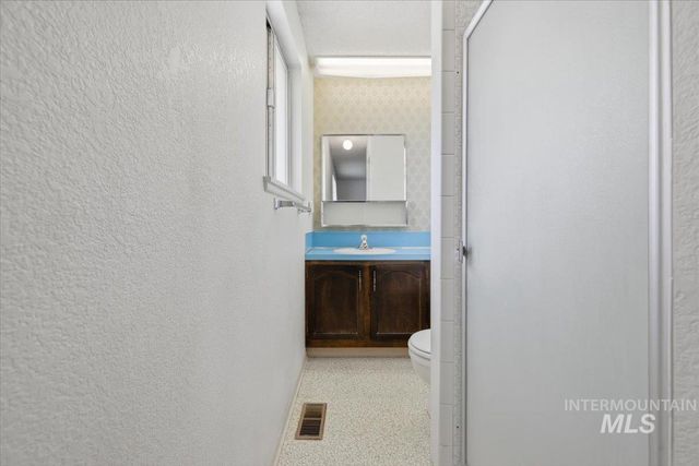 1311 N Middleton Rd, Nampa, ID 83651