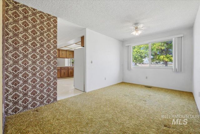 1311 N Middleton Rd, Nampa, ID 83651