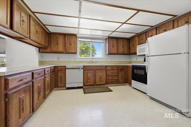 1311 N Middleton Rd, Nampa, ID 83651