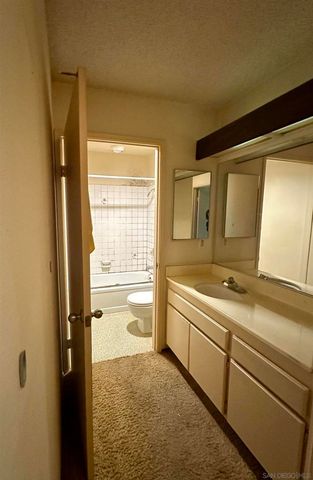 6196 Agee St 26, San Diego, CA 92122