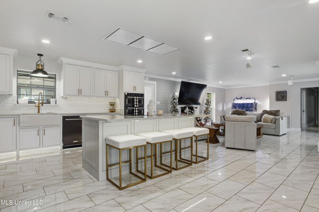 14247 N Swan Road, Gulfport, MS 39503