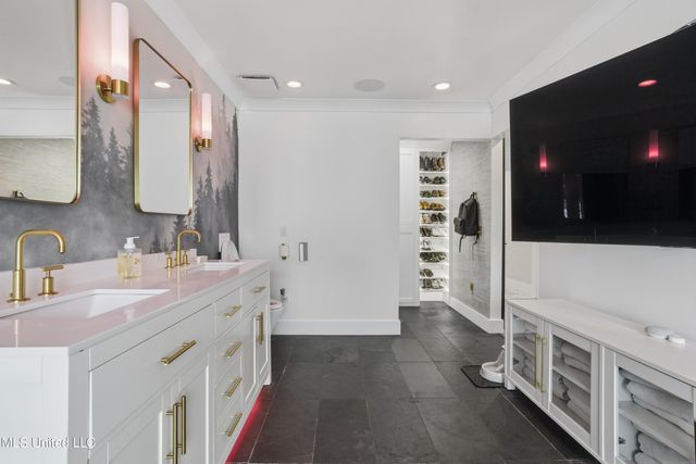 14247 N Swan Road, Gulfport, MS 39503