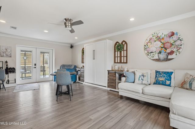 14247 N Swan Road, Gulfport, MS 39503