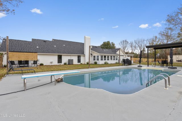 14247 N Swan Road, Gulfport, MS 39503