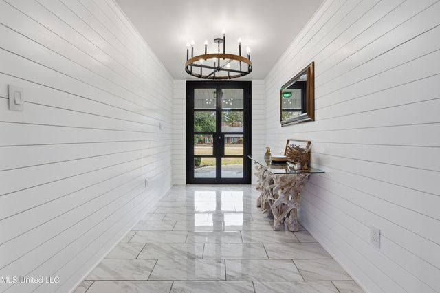 14247 N Swan Road, Gulfport, MS 39503