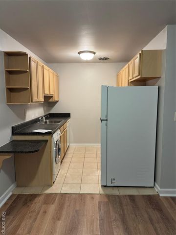 7412 Central Street, Westland, MI 48185