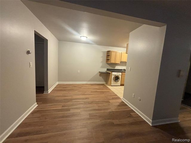 7412 Central Street, Westland, MI 48185