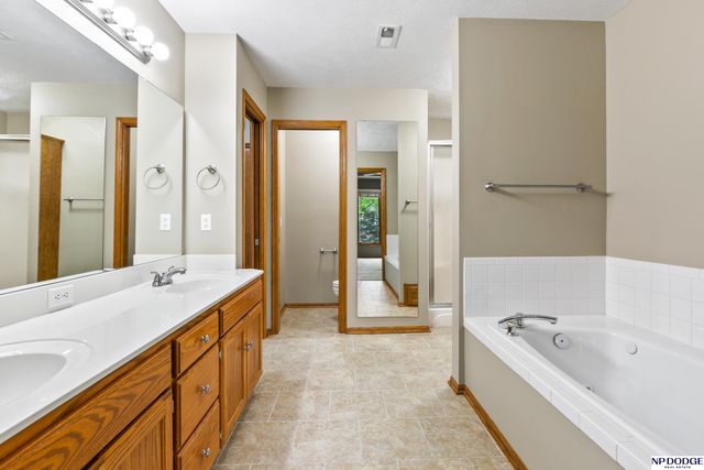 4304 N 139 Avenue, Omaha, NE 68164