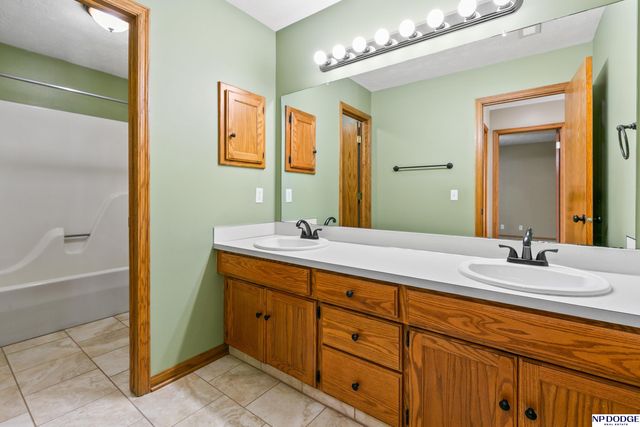 4304 N 139 Avenue, Omaha, NE 68164