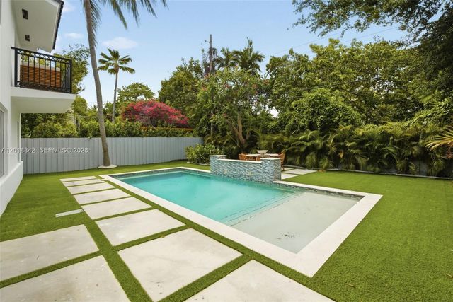 725 NE 76th St, Miami, FL 33138