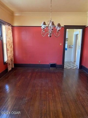 319 N Moffet Avenue, Joplin, MO 64801