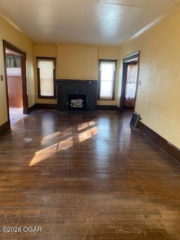 319 N Moffet Avenue, Joplin, MO 64801