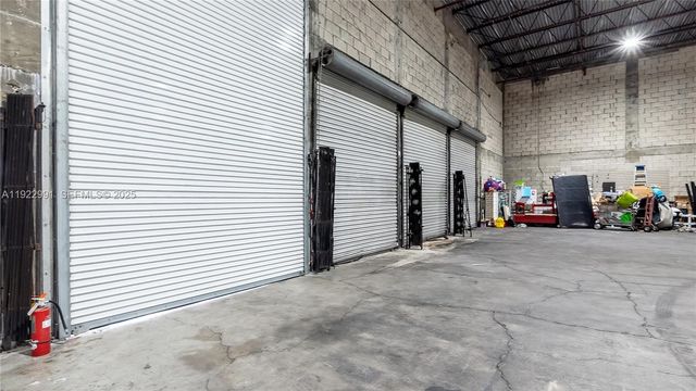 8500 NW 30th Ter, Doral, FL 33122