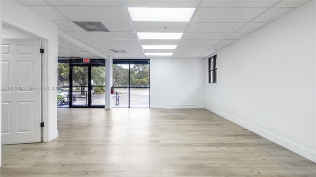 8500 NW 30th Ter, Doral, FL 33122