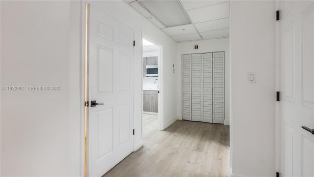 8500 NW 30th Ter, Doral, FL 33122