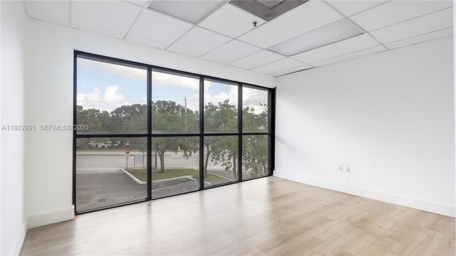 8500 NW 30th Ter, Doral, FL 33122