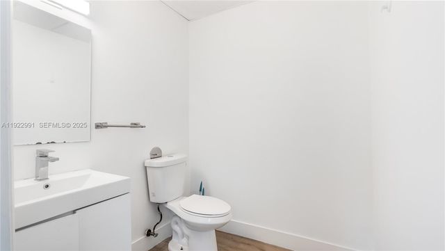 8500 NW 30th Ter, Doral, FL 33122