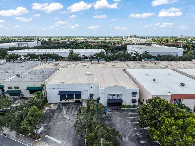 8500 NW 30th Ter, Doral, FL 33122