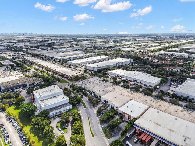 8500 NW 30th Ter, Doral, FL 33122