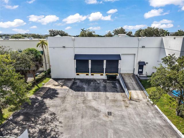 8500 NW 30th Ter, Doral, FL 33122