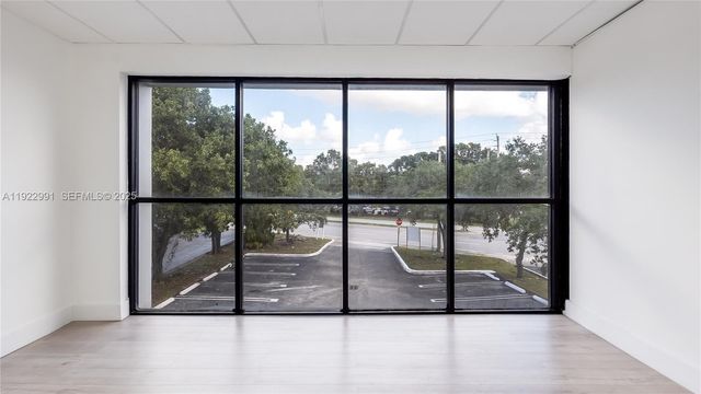 8500 NW 30th Ter, Doral, FL 33122