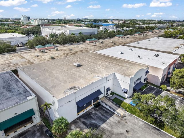 8500 NW 30th Ter, Doral, FL 33122